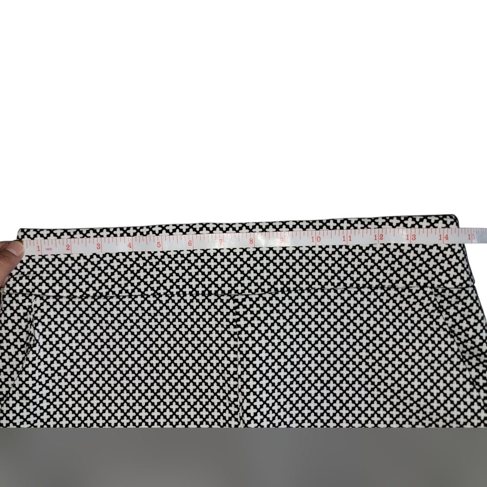 New York & Company STRETCH | Black And White Checkered Stretch Shorts Womens Med - Picture 4 of 10
